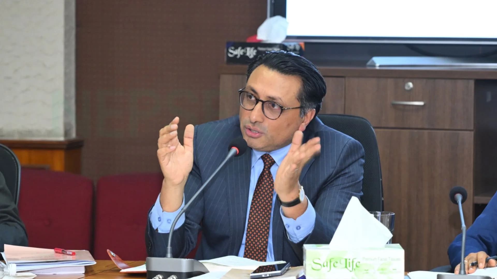 Finance Ministry Plans ‘Response Desk’ as Government Pledges Faster Action on Business Barriers