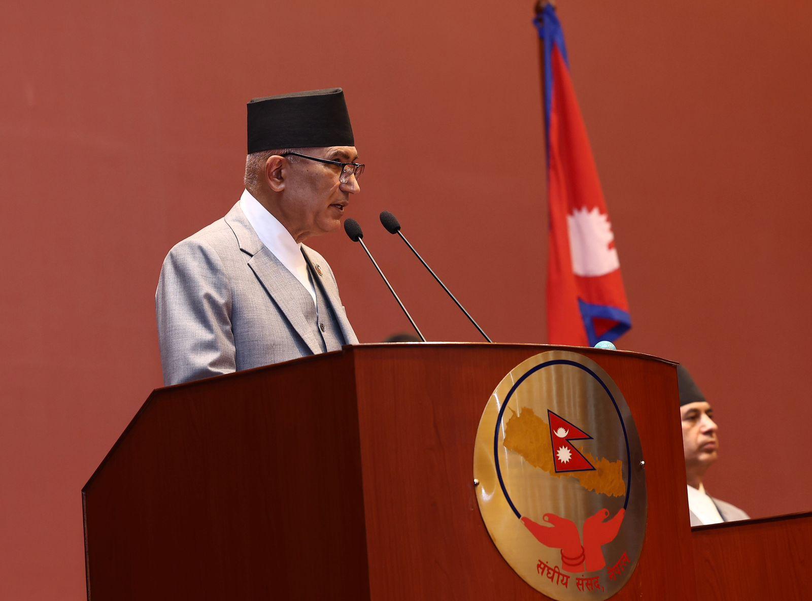 शिक्षा प्रणालीलाई आधुनिक प्रविधिमैत्री बनाइने, प्रत्येक जिल्लामा एक विद्यालयलाई अनुदान