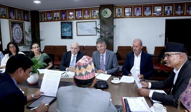 Meeting Between Finance Minister and World Bank Vice President