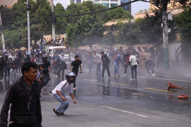 At Least 15 Killed as Police Use Excessive Force Against Gen Z Protest in Baneshwar