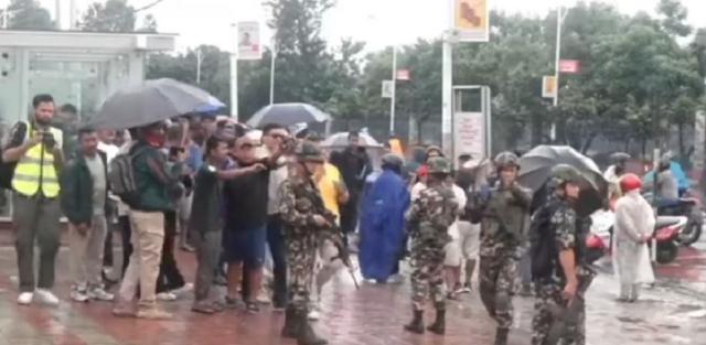Political Instability Triggers Crisis in International Trade, Border Crossings Closed, Festival Preparations Affected