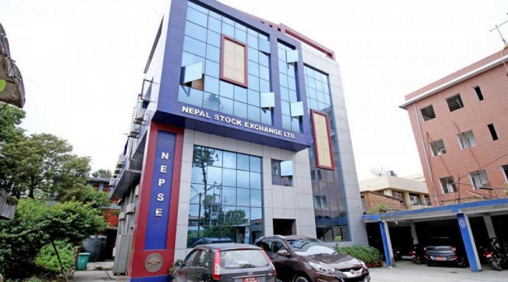 ‘प्रोफिट बुकिङ’ को चपेटामा नेप्सेमा तीव्र गिरावट, मौद्रिक नीति समीक्षातर्फ बजारको ध्यान