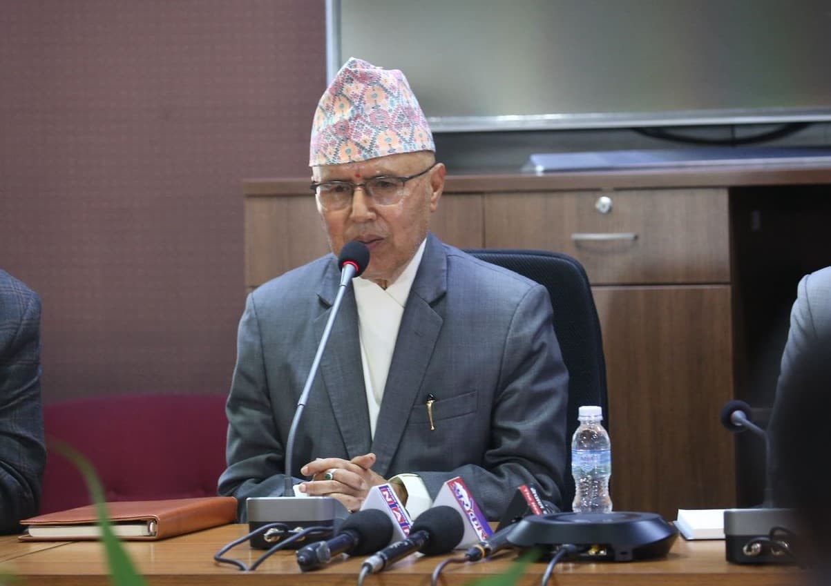 बैंकिङ क्षेत्रमा केही समस्या भए पनि वित्तीय प्रणाली कमजोर छैन : अर्थमन्त्री खनाल