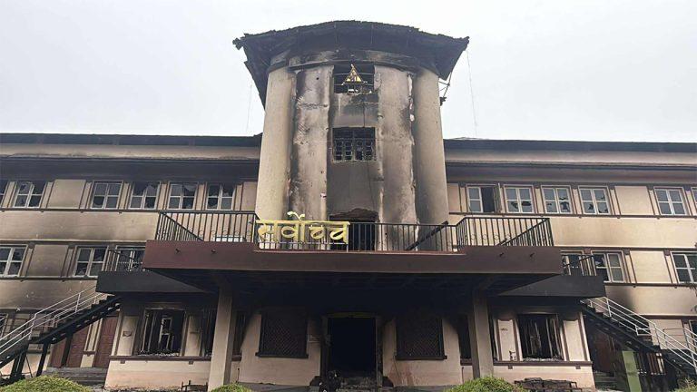 सर्वोच्च अदालतमा प्रतिनिधिसभा विघटनविरुद्धको रिट सुनुवाइ — संवैधानिक इजलास गठन