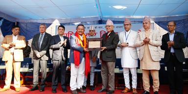 सरकारले राष्ट्रिय कर दिवसको अवसरमा उत्कृष्ट करदाताहरुलाई सम्मान